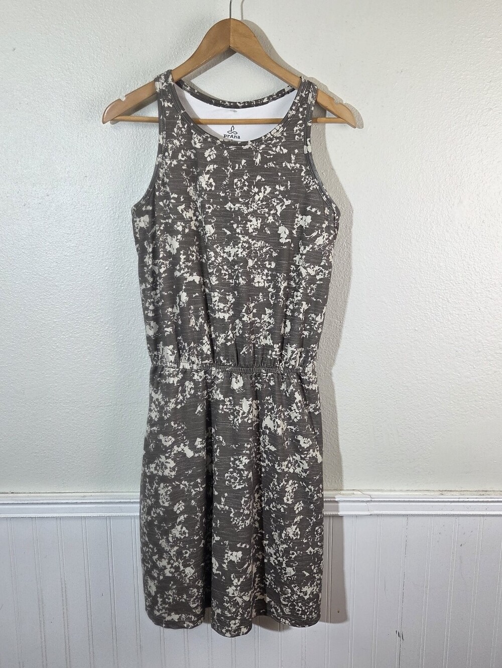 prAna Women's S Floral Print Sleeveless Active Dress Gray Black Stretch Athletic